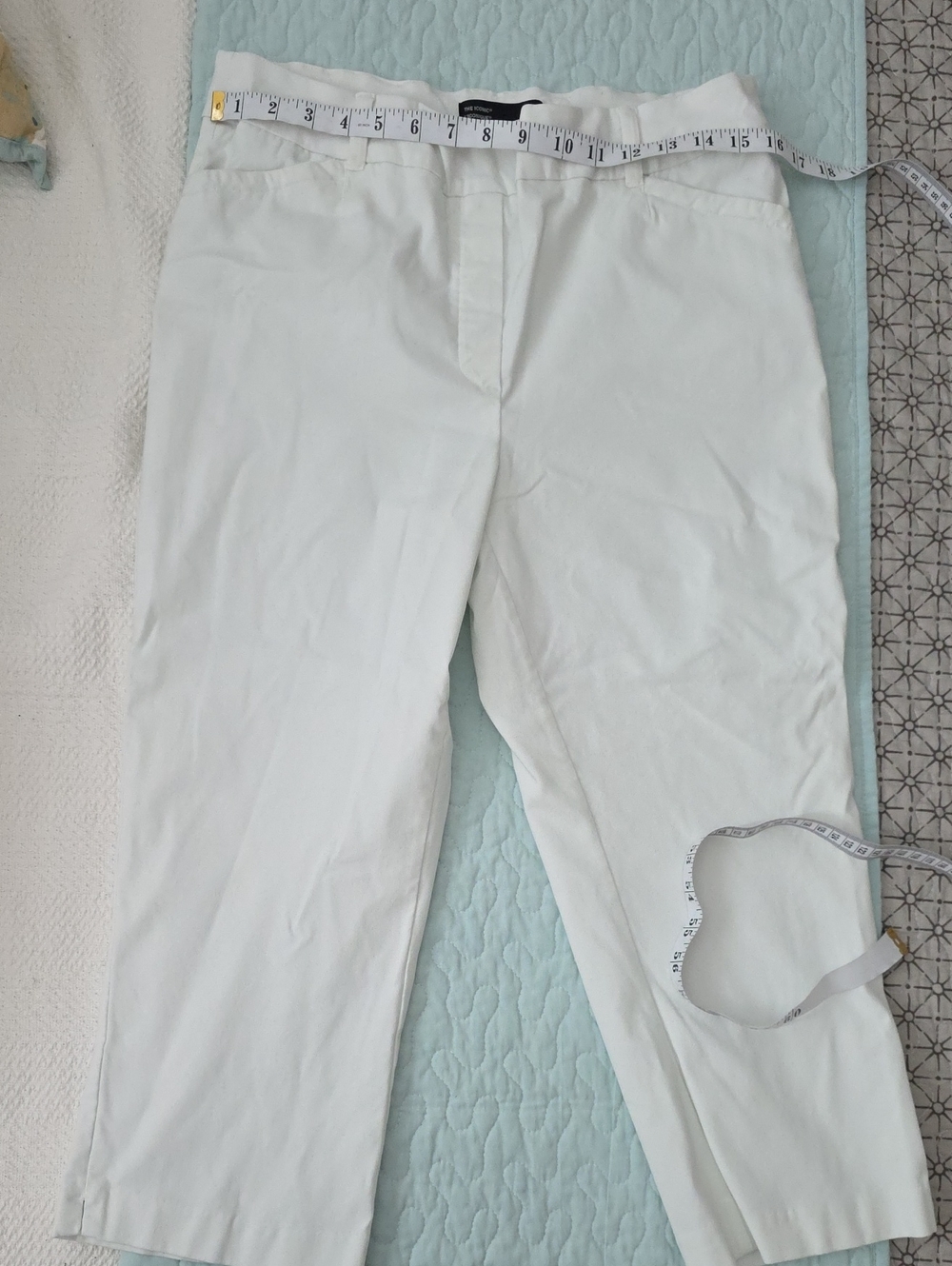 Women's White Cotton Blend Chino Capri
